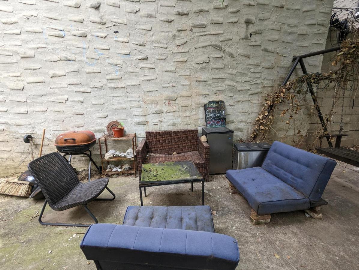 Central & Affordable Williamsburg Small Room New York Eksteriør billede